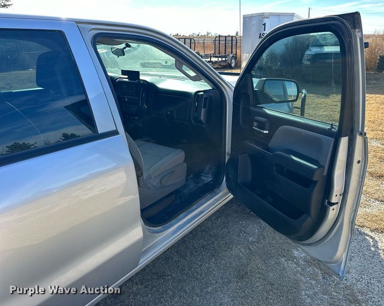 image for item OK9156 2018 Chevrolet Silverado 1500  Crew Cab pickup truck