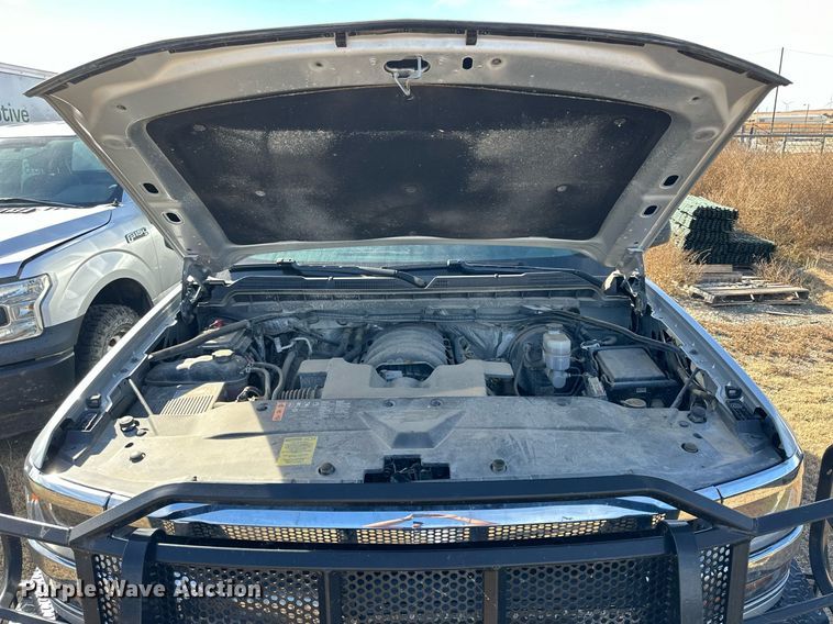 image for item OK9156 2018 Chevrolet Silverado 1500  Crew Cab pickup truck