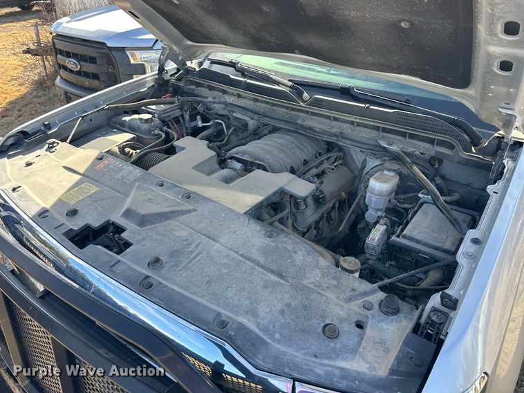 image for item OK9156 2018 Chevrolet Silverado 1500  Crew Cab pickup truck