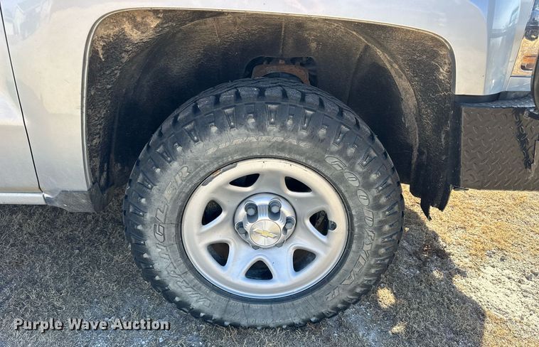 image for item OK9156 2018 Chevrolet Silverado 1500  Crew Cab pickup truck