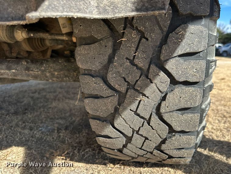 image for item OK9156 2018 Chevrolet Silverado 1500  Crew Cab pickup truck