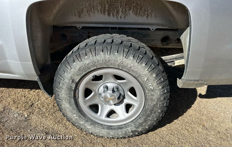 image for item OK9156 2018 Chevrolet Silverado 1500  Crew Cab pickup truck