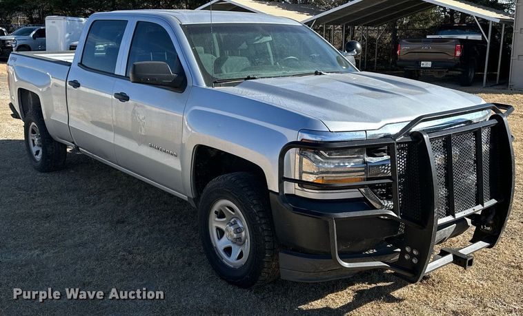 image for item OK9157 2018 Chevrolet Silverado 1500  Crew Cab pickup truck