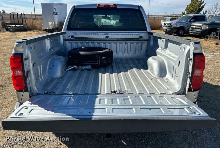 image for item OK9157 2018 Chevrolet Silverado 1500  Crew Cab pickup truck