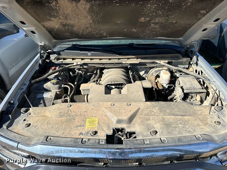 image for item OK9157 2018 Chevrolet Silverado 1500  Crew Cab pickup truck