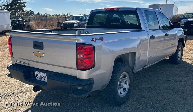 image for item OK9158 2018 Chevrolet Silverado 1500  Crew Cab pickup truck