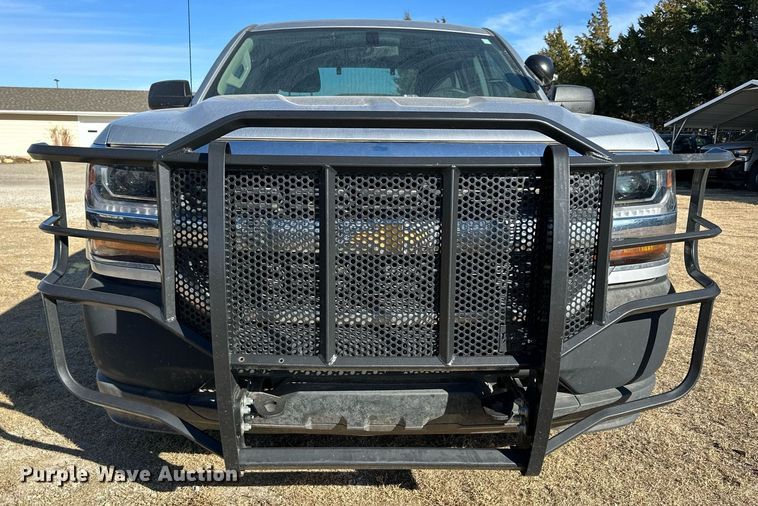 image for item OK9158 2018 Chevrolet Silverado 1500  Crew Cab pickup truck