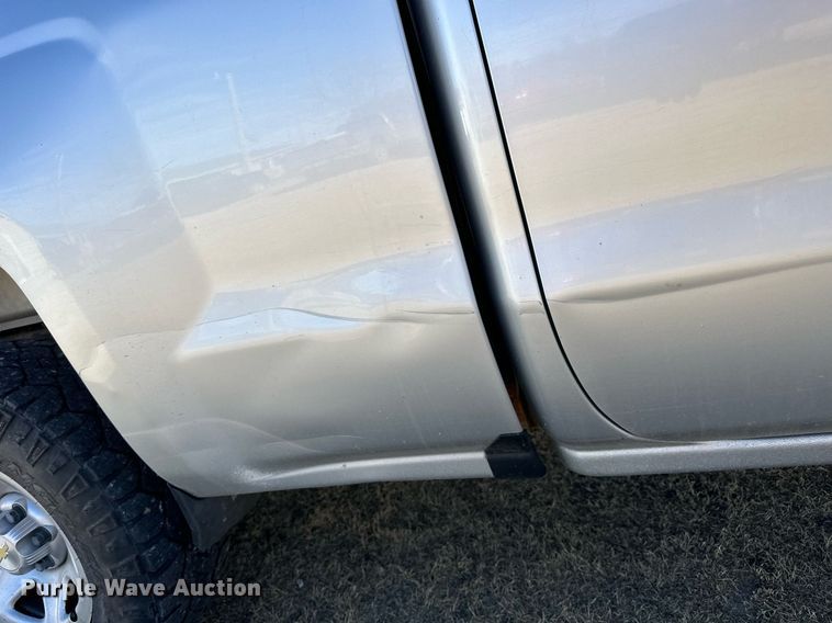 image for item OK9158 2018 Chevrolet Silverado 1500  Crew Cab pickup truck