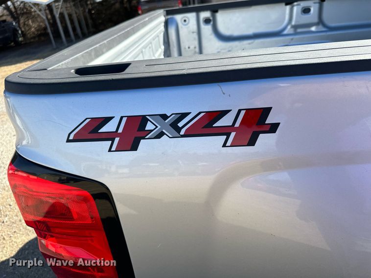 image for item OK9158 2018 Chevrolet Silverado 1500  Crew Cab pickup truck