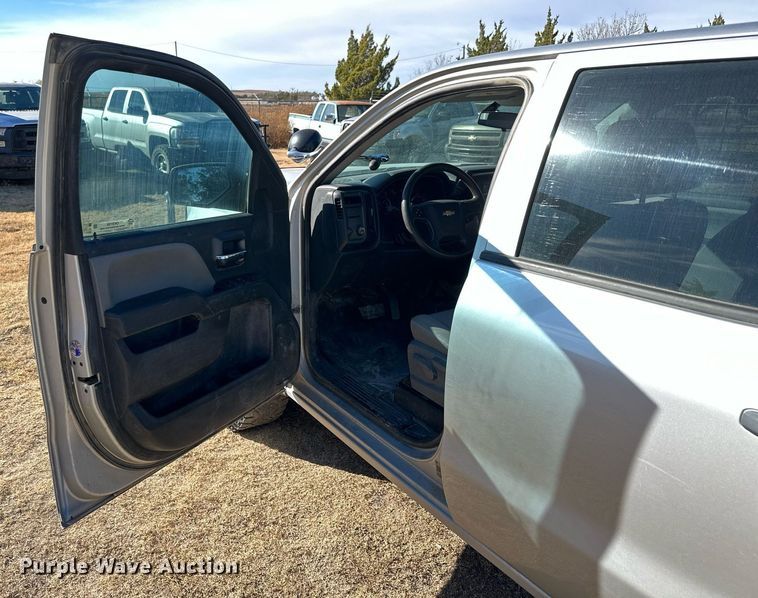 image for item OK9158 2018 Chevrolet Silverado 1500  Crew Cab pickup truck