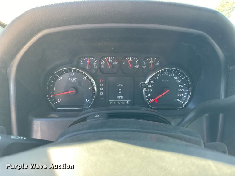 image for item OK9158 2018 Chevrolet Silverado 1500  Crew Cab pickup truck