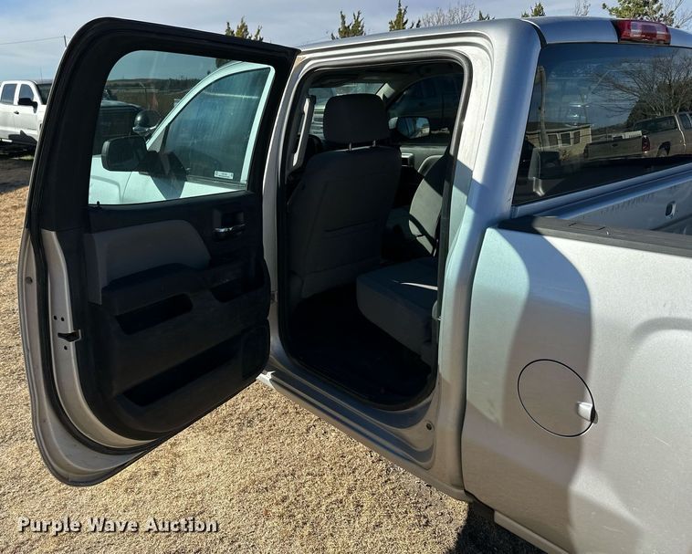 image for item OK9158 2018 Chevrolet Silverado 1500  Crew Cab pickup truck