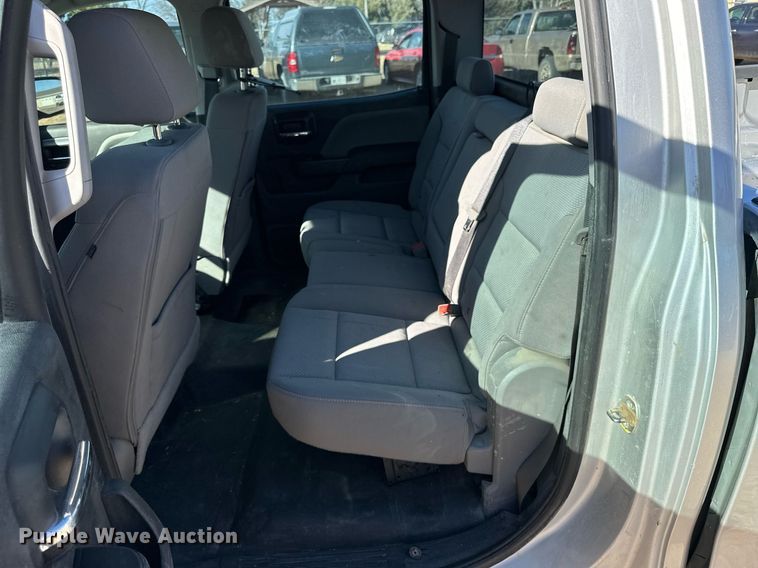 image for item OK9158 2018 Chevrolet Silverado 1500  Crew Cab pickup truck