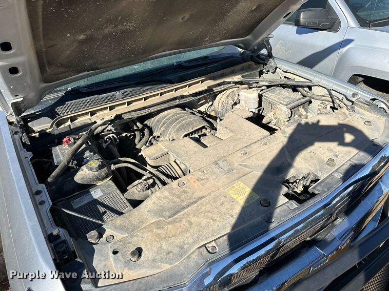 image for item OK9158 2018 Chevrolet Silverado 1500  Crew Cab pickup truck