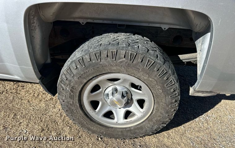 image for item OK9158 2018 Chevrolet Silverado 1500  Crew Cab pickup truck