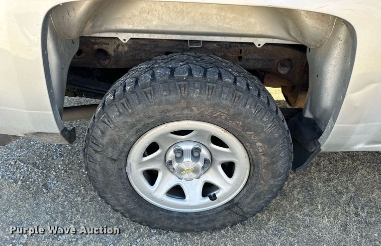 image for item OK9158 2018 Chevrolet Silverado 1500  Crew Cab pickup truck