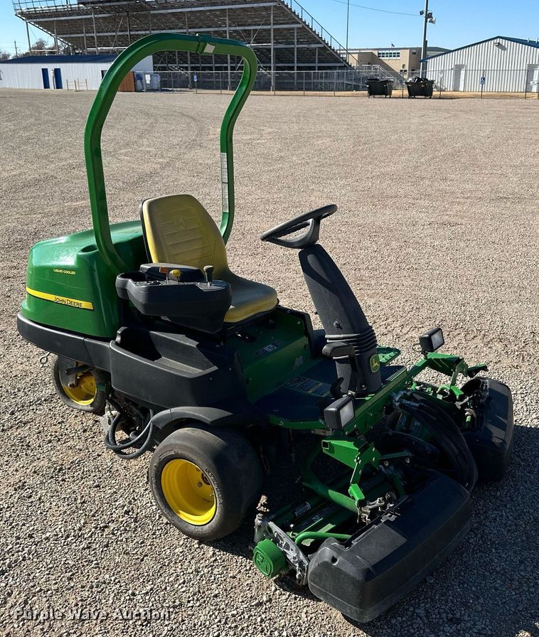 image for item OK9187 John Deere 2500B  greens mower