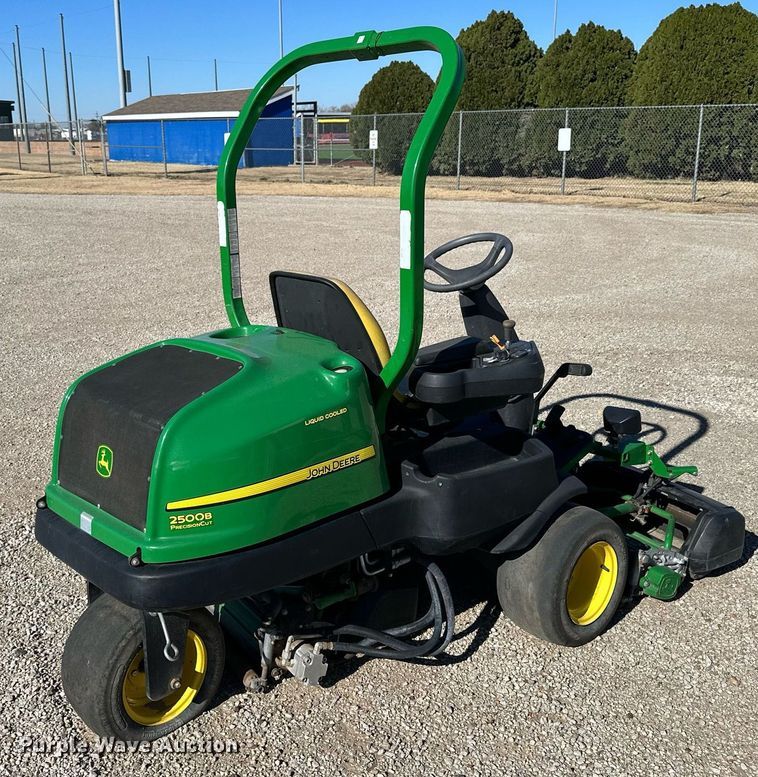 image for item OK9187 John Deere 2500B  greens mower