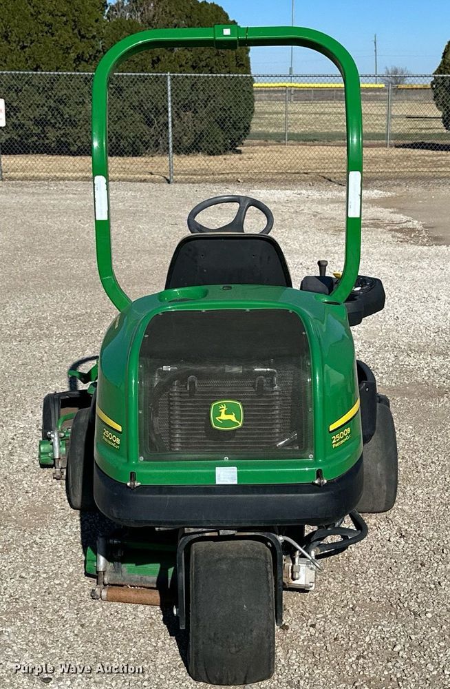 image for item OK9187 John Deere 2500B  greens mower