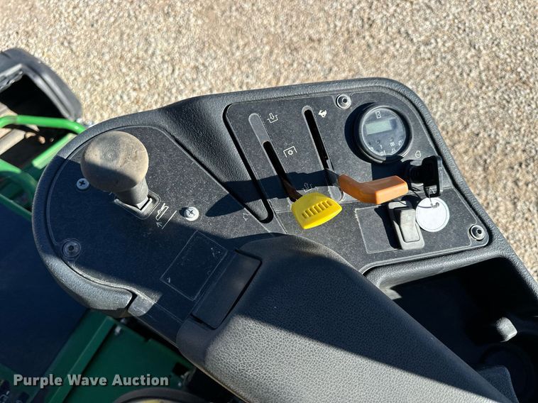 image for item OK9187 John Deere 2500B  greens mower