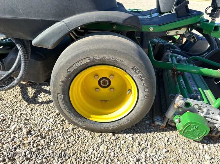 image for item OK9187 John Deere 2500B  greens mower