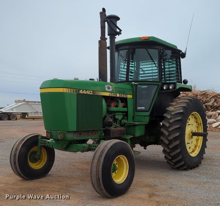 image for item OL9101 1981 John Deere 4440  tractor