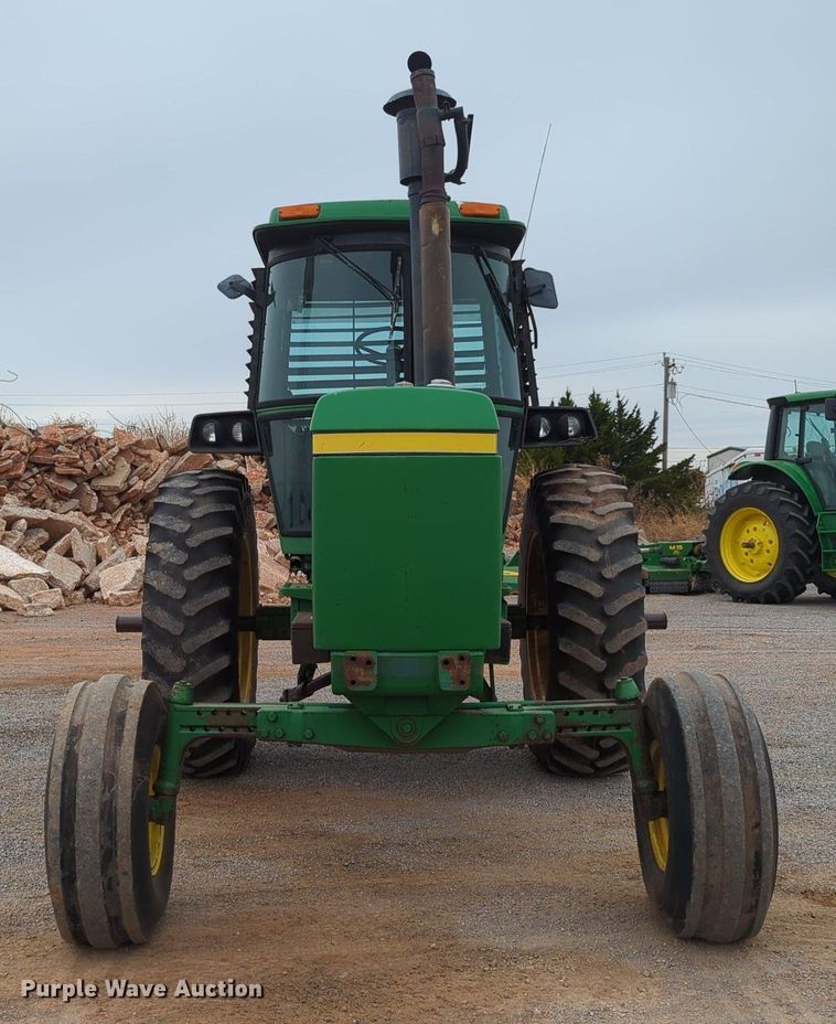 image for item OL9101 1981 John Deere 4440  tractor