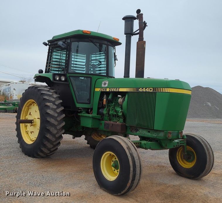 image for item OL9101 1981 John Deere 4440  tractor