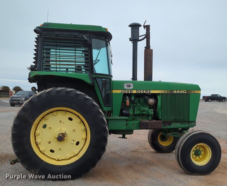 image for item OL9101 1981 John Deere 4440  tractor