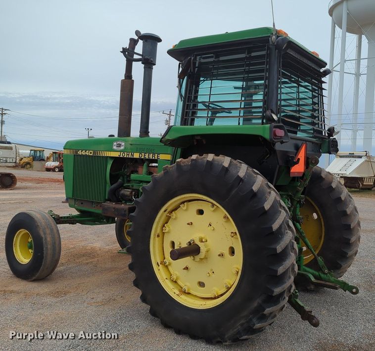 image for item OL9101 1981 John Deere 4440  tractor