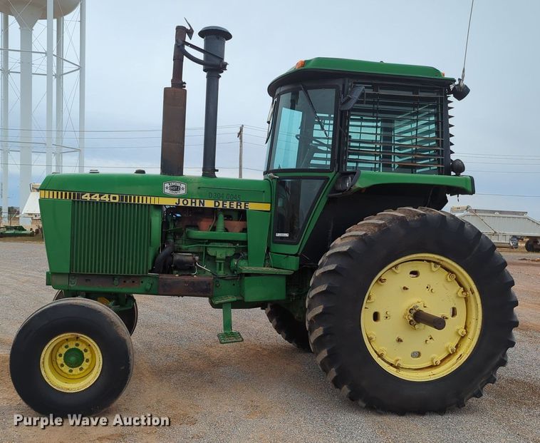 image for item OL9101 1981 John Deere 4440  tractor