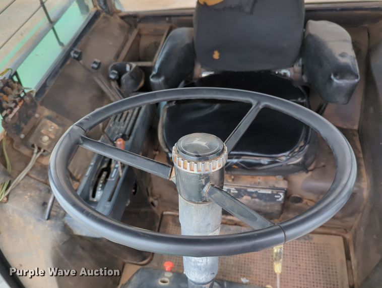 image for item OL9101 1981 John Deere 4440  tractor