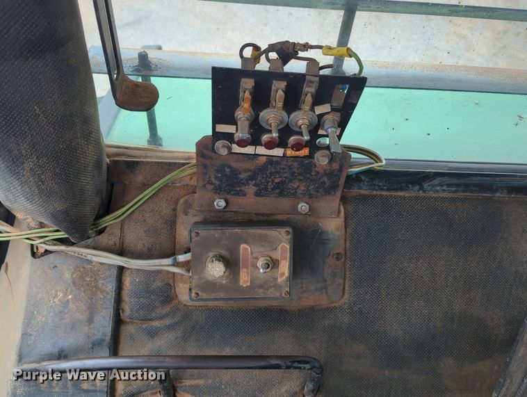 image for item OL9101 1981 John Deere 4440  tractor