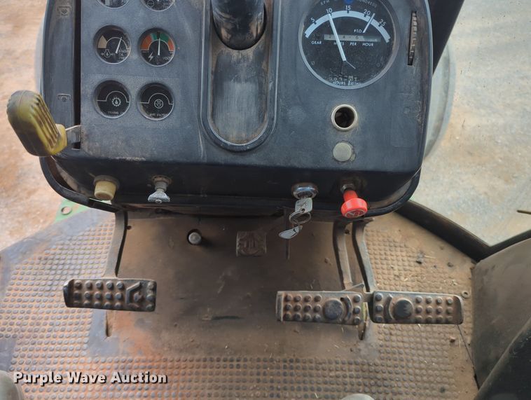 image for item OL9101 1981 John Deere 4440  tractor