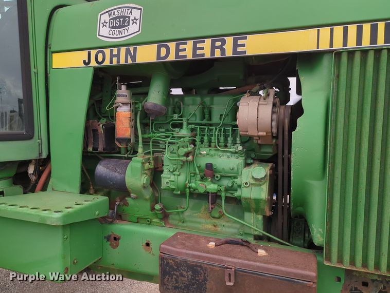 image for item OL9101 1981 John Deere 4440  tractor