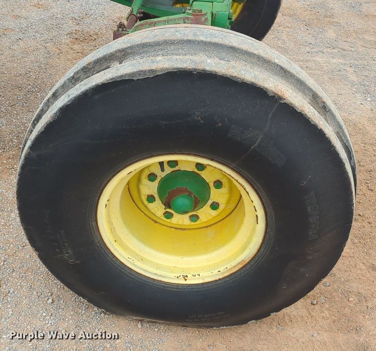 image for item OL9101 1981 John Deere 4440  tractor