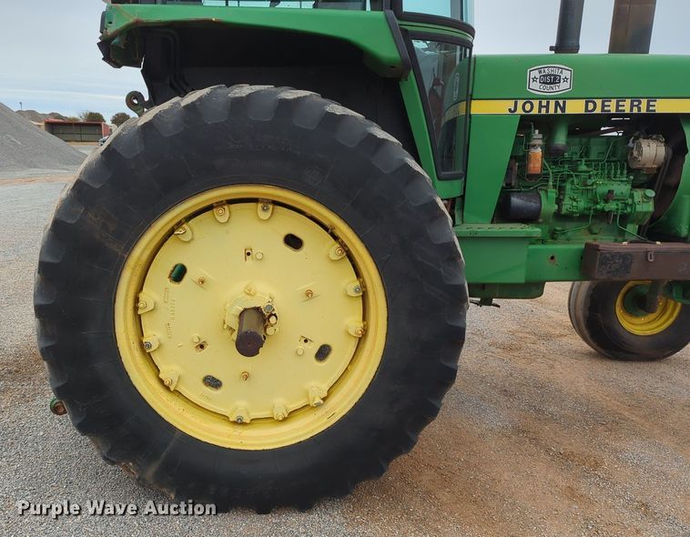 image for item OL9101 1981 John Deere 4440  tractor