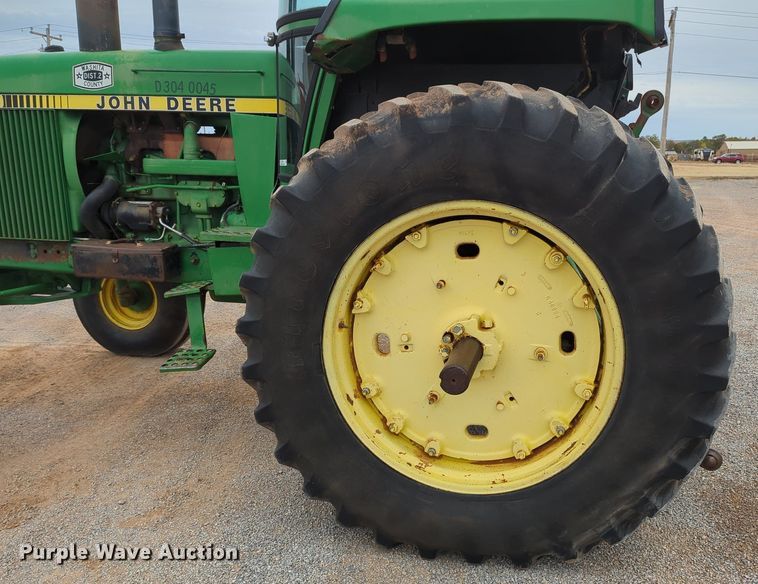 image for item OL9101 1981 John Deere 4440  tractor