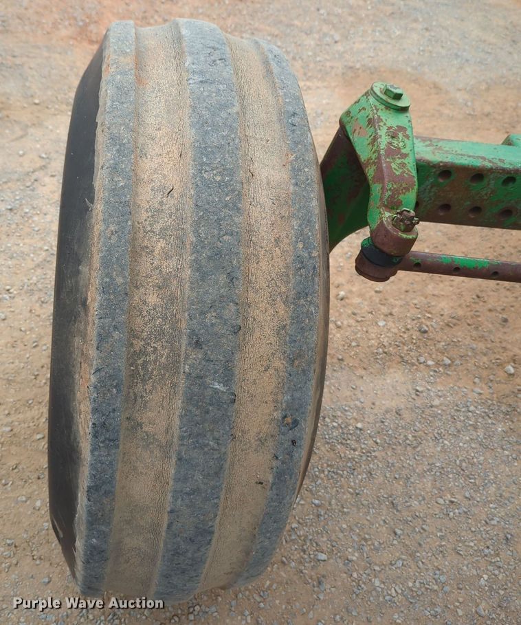 image for item OL9101 1981 John Deere 4440  tractor