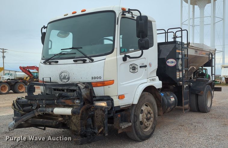 image for item OL9102 2011 UD Nissan 3300  pothole patcher truck