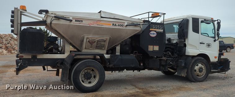 image for item OL9102 2011 UD Nissan 3300  pothole patcher truck