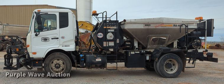 image for item OL9102 2011 UD Nissan 3300  pothole patcher truck