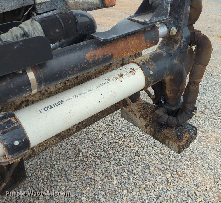 image for item OL9102 2011 UD Nissan 3300  pothole patcher truck