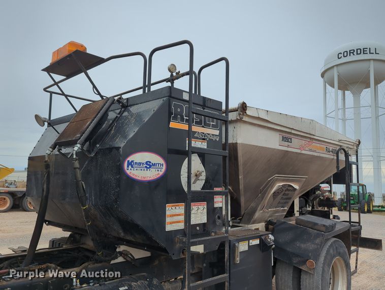 image for item OL9102 2011 UD Nissan 3300  pothole patcher truck