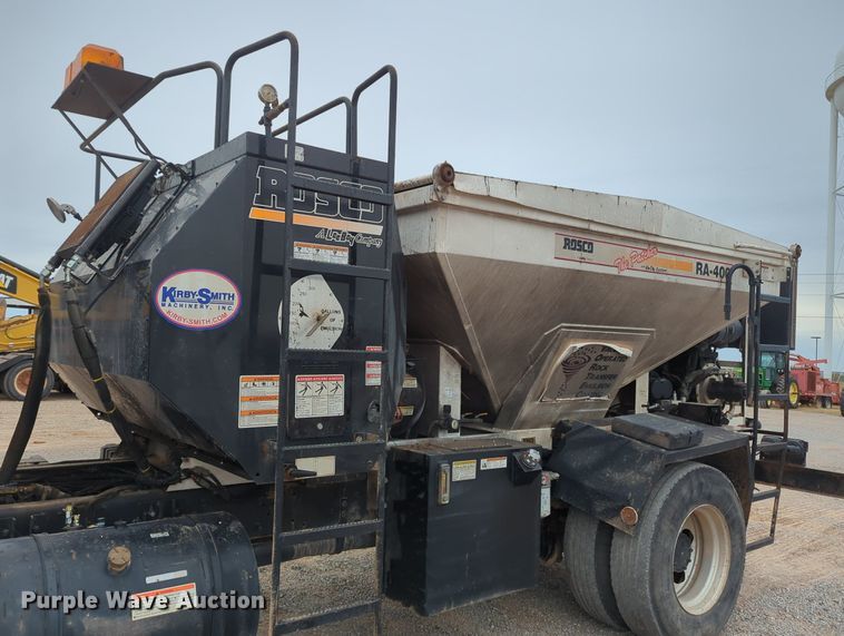 image for item OL9102 2011 UD Nissan 3300  pothole patcher truck