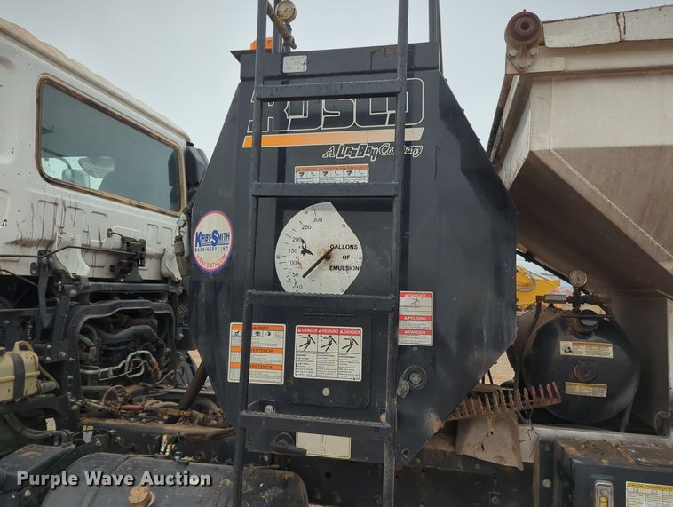 image for item OL9102 2011 UD Nissan 3300  pothole patcher truck