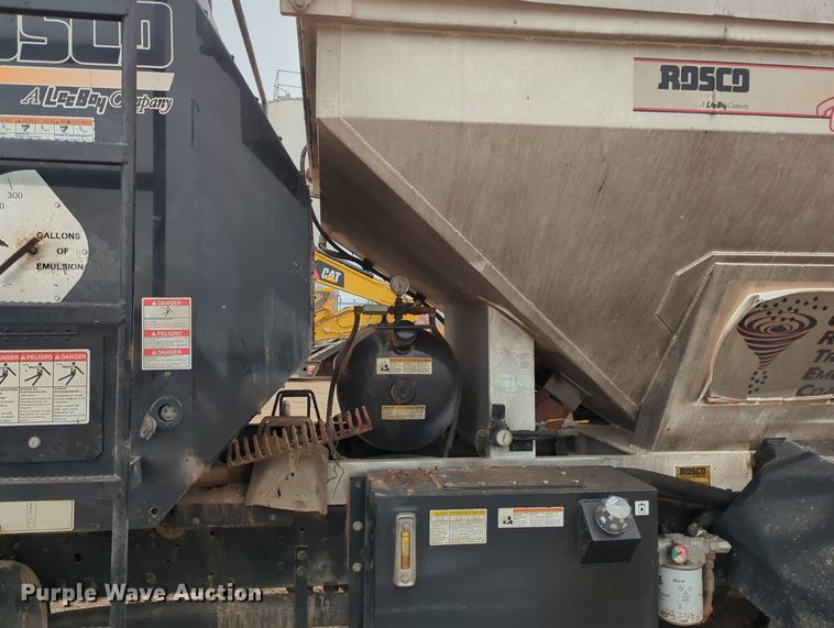 image for item OL9102 2011 UD Nissan 3300  pothole patcher truck