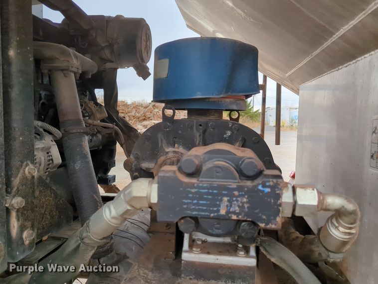 image for item OL9102 2011 UD Nissan 3300  pothole patcher truck