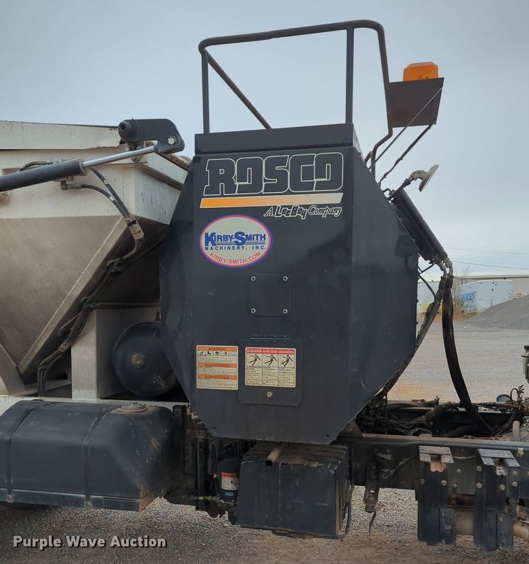 image for item OL9102 2011 UD Nissan 3300  pothole patcher truck