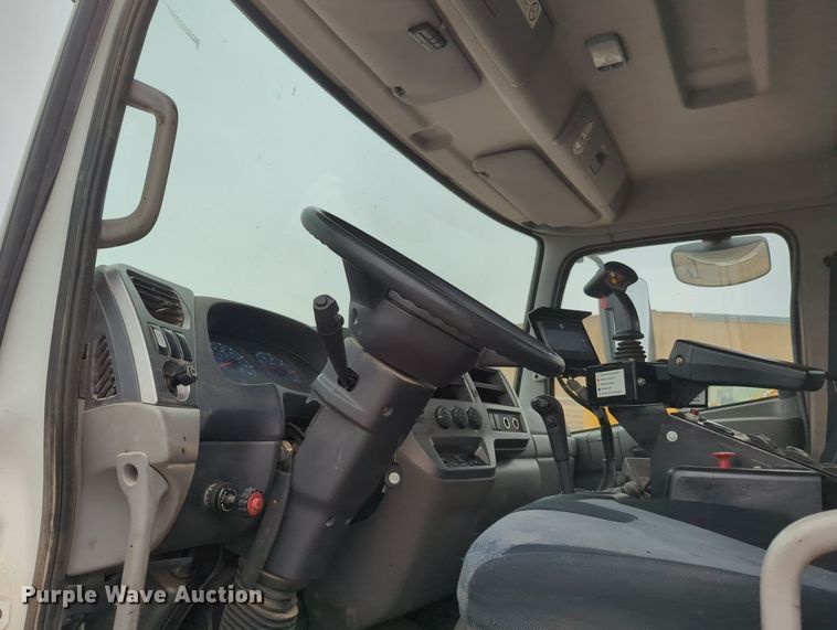 image for item OL9102 2011 UD Nissan 3300  pothole patcher truck